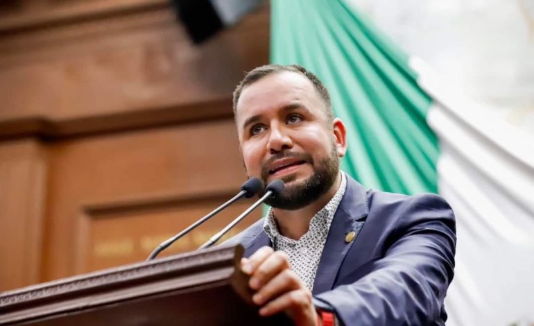 Logra Reyes Galindo incorporar en Michoacán a niños y niñas con quemaduras a Ley de Asistencia Social