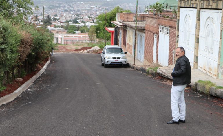 José Luis Téllez Marín, en gira de trabajo por la cabecera municipal, supervisión obras de beneficio social.