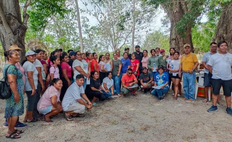 Capacita Sectur a comunidad náhuatl de El Coire en venta de alimentos
