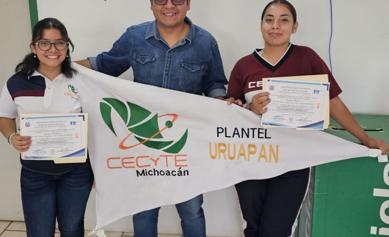 Alumnas del Cecytem crean traductor purépecha y ganan congreso internacional