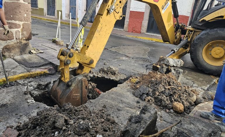 OOAPAS repara línea sanitaria en Sánchez de Tagle y Bartolomé de las Casas
