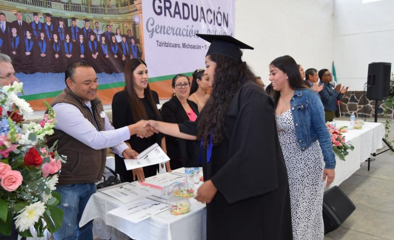 Egresan del Cecytem más de 6 mil estudiantes