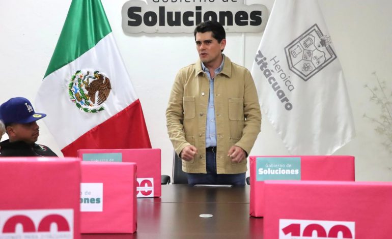 Más computadoras entregadas por el Gobierno de Soluciones a estudiantes