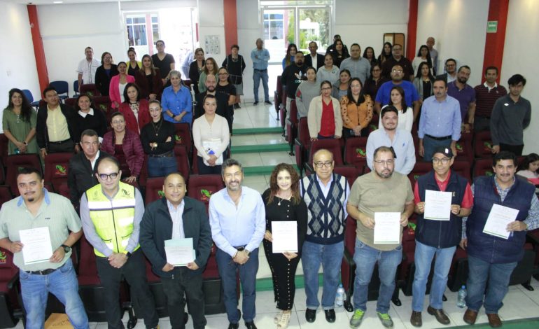 Certifica Cecytem a sus docentes en Pilotaje de drones