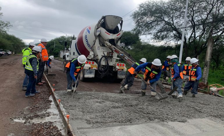 Pavimenta SCOP corredor turístico en San Agustín del Maíz, Copándaro