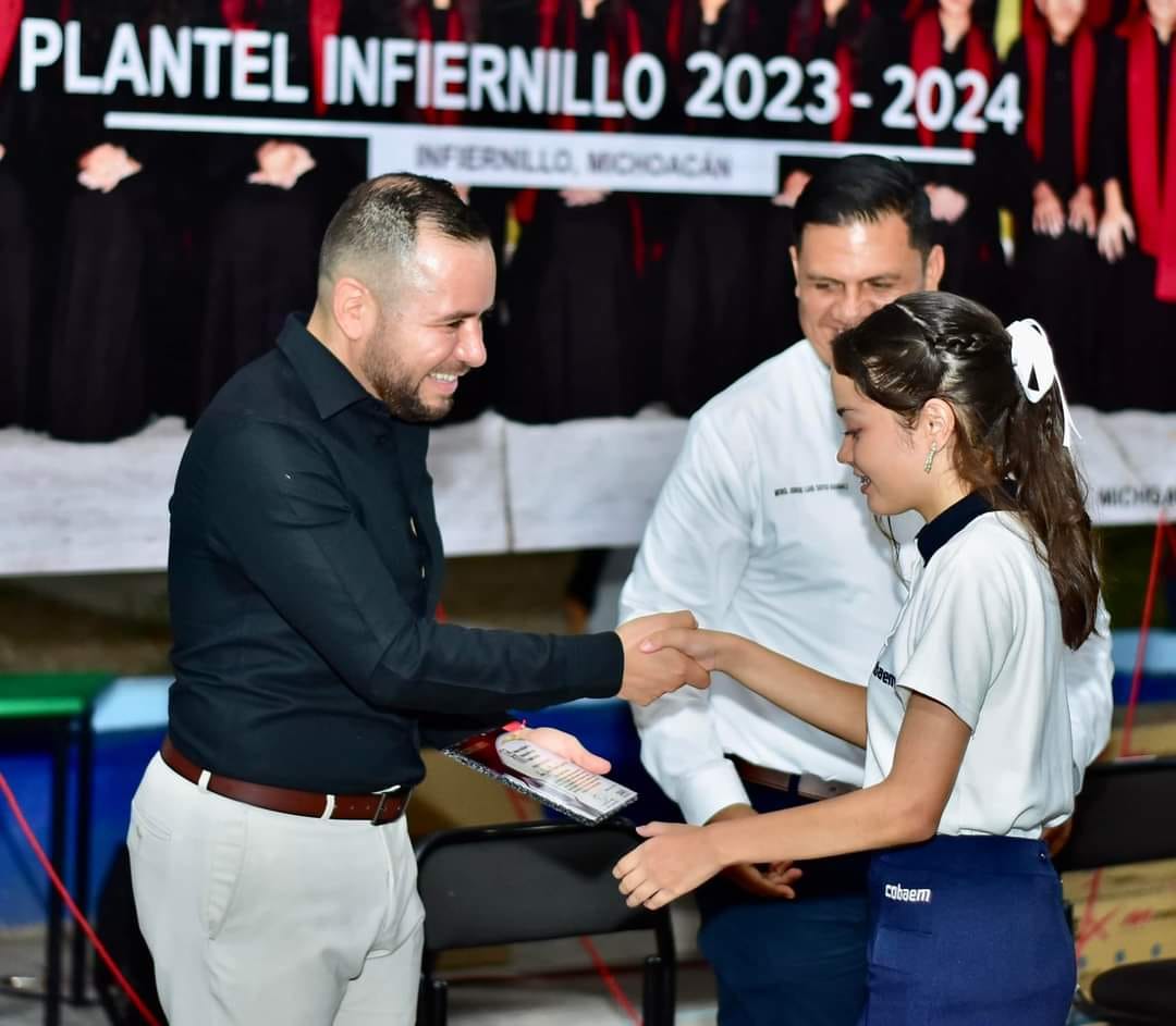 Solo a través de la educación lograremos transformar a Michoacán: Reyes Galindo