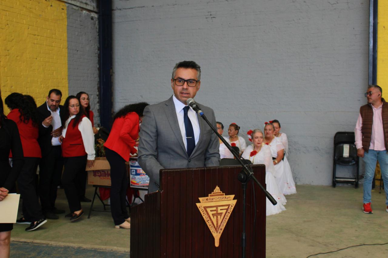 Trino Lara López apadrinó a 270 egresados de la Secundaria Melchor Ocampo