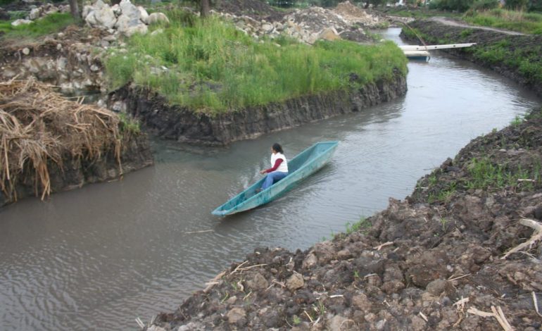 Pescadores de Urandén retoman actividades pesqueras gracias a trabajos de recate del lago.