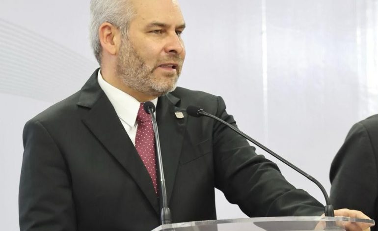 En proceso, compra de equipos avanzados para el tratamiento del cáncer: Bedolla.
