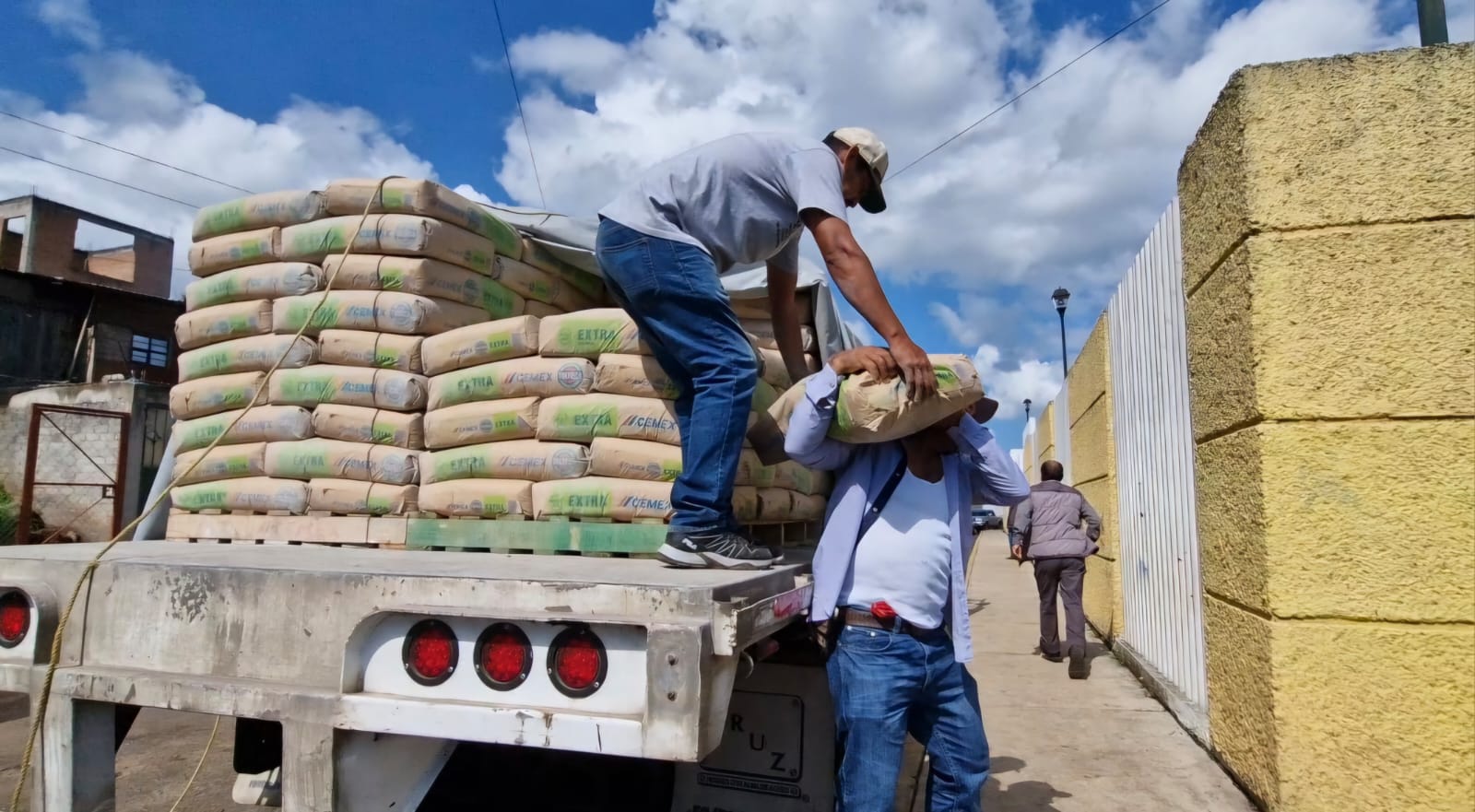 Más de 3 mil productores podrán revestir canales de riego y optimizar el uso del agua.