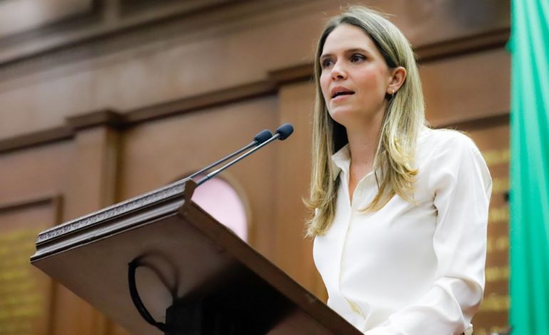 Daniela De Los Santos y GIDA Animalista, proponen la creación del Consejo Consultivo Estatal de Protección Animal.