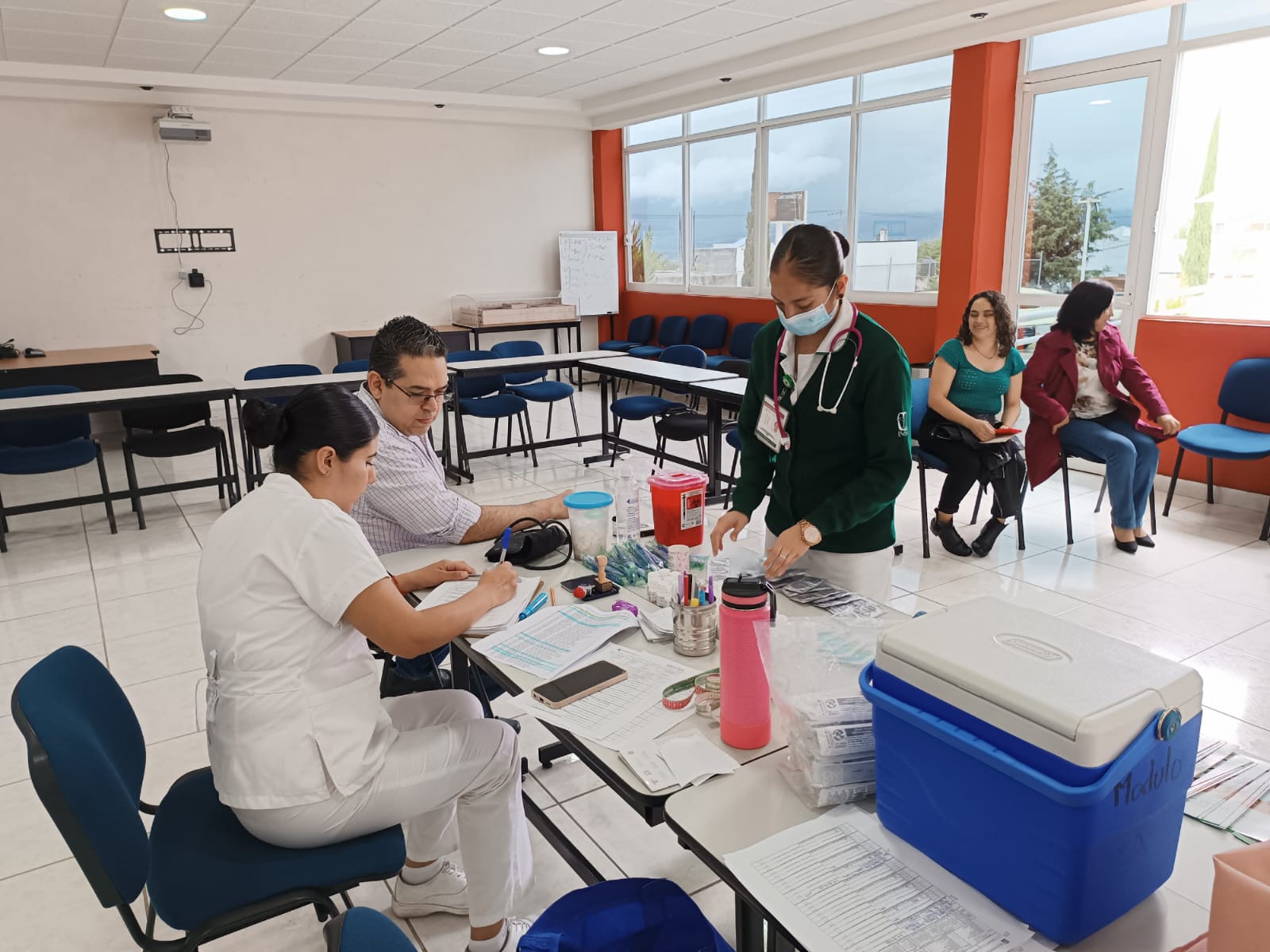 Cecytem brinda servicios de salud a sus trabajadores.