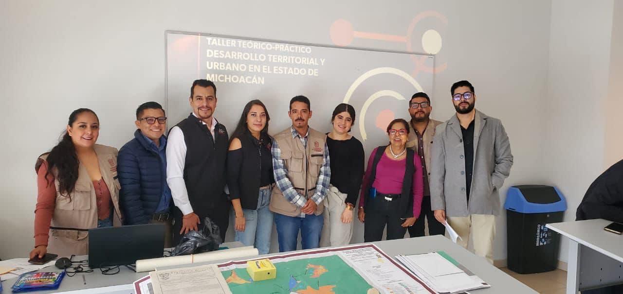 Capacita Sedum a estudiantes universitarios en materia de desarrollo territorial y urbano.