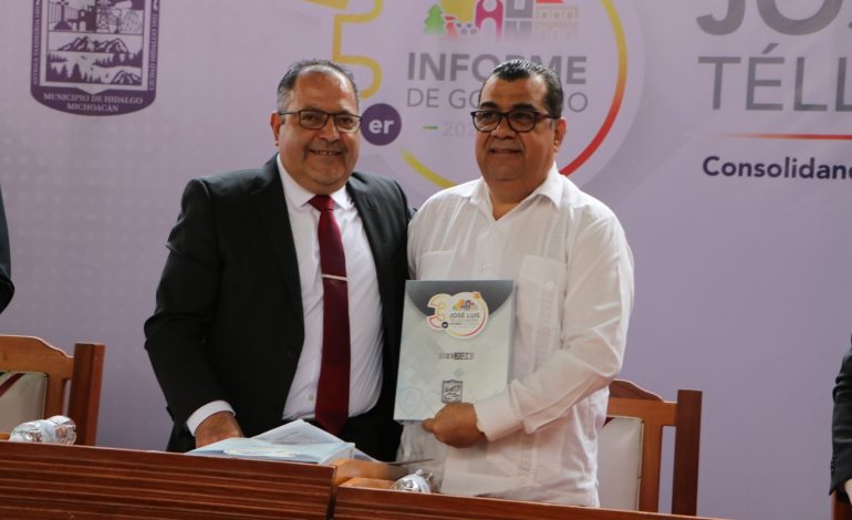 José Luis Téllez Marín, rinde su Tercer Informe de Gobierno ante autoridades municipales, estatales y ciudadanía en general.