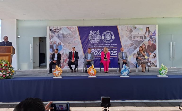 En Unidad Profesional: Rectora de la UMSNH Dra. Yarabí Ávila González inaugura ciclo escolar