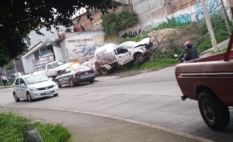 Accidente de pipa de gas LP causa daños y lesionados en Morelia.