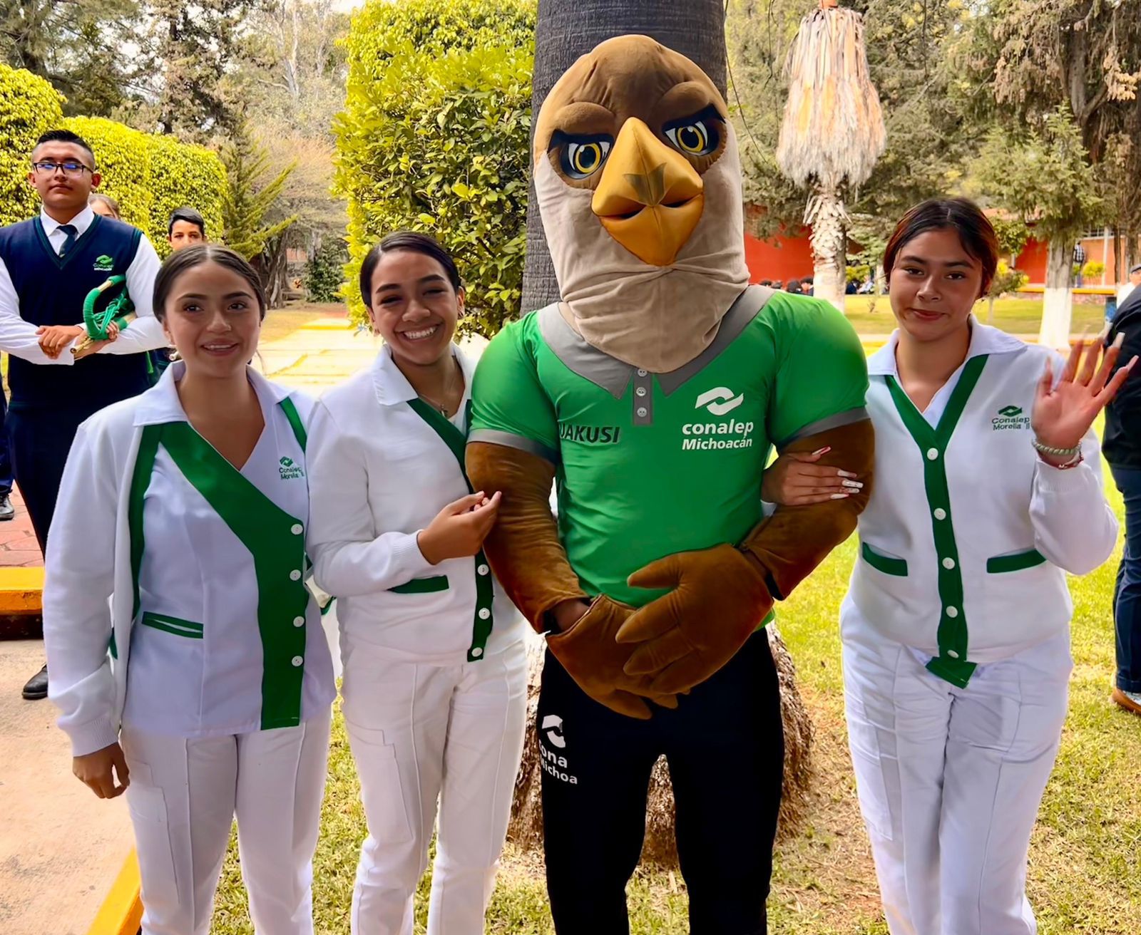 Estudia una carrera técnica o tecnológica en uno de los 106 planteles del Cecytem o Conalep.