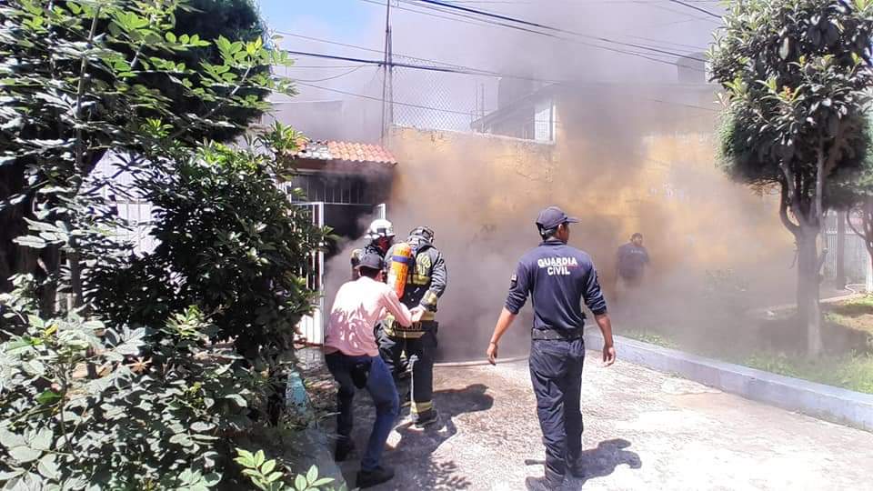 «Tragedia en #Zacapu: FGE investiga asesinato de mujer y menor de 5 años»