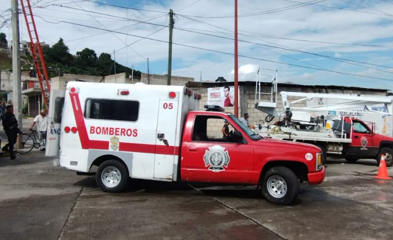 «Tragedia en #Zitácuaro: Dos personas se electrocutan, una fallece y otra resulta herida».