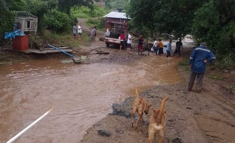 Hallan cadáver de adolescente de 16 años en río de Huetamo.