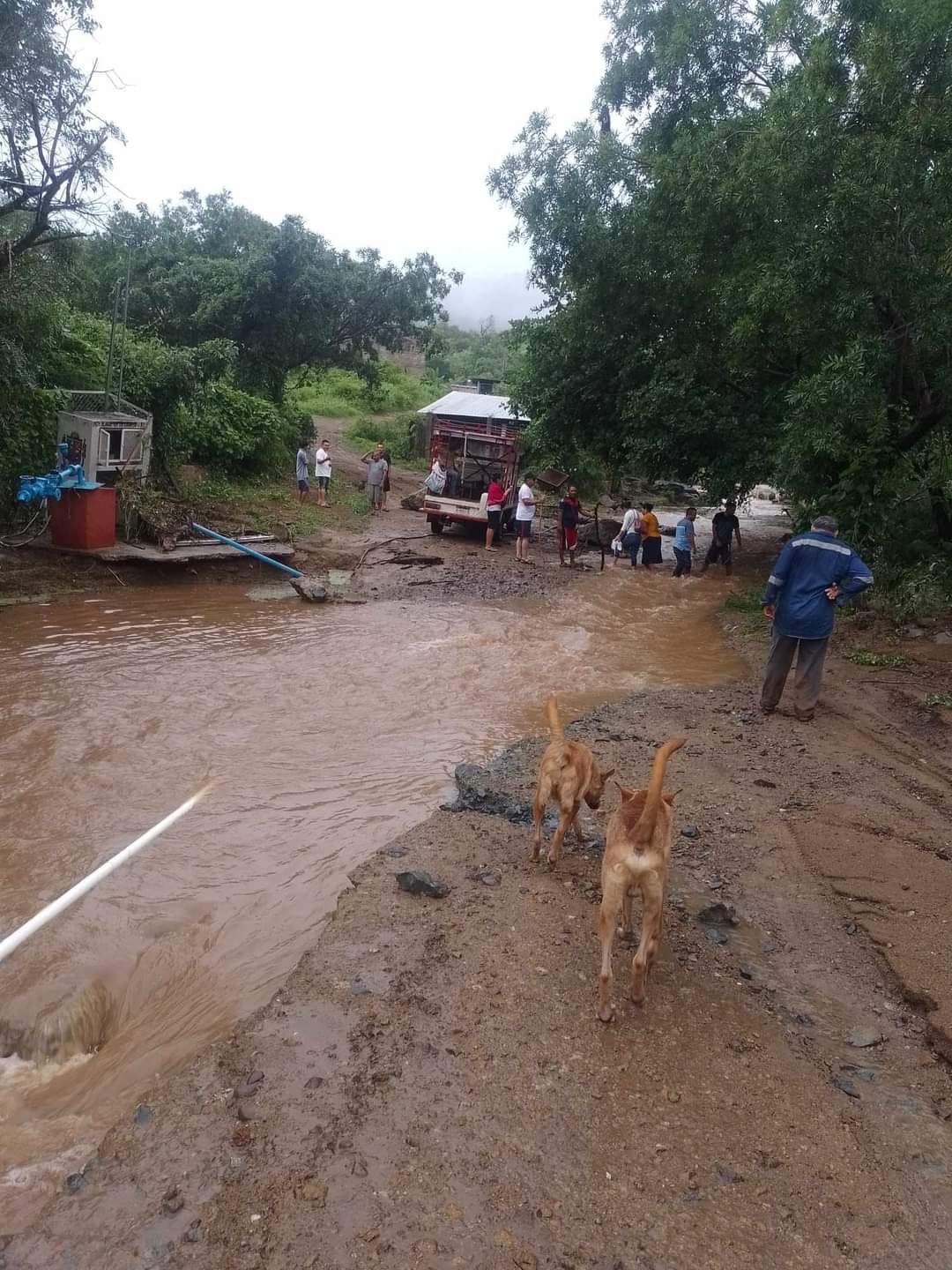 Hallan cadáver de adolescente de 16 años en río de Huetamo.