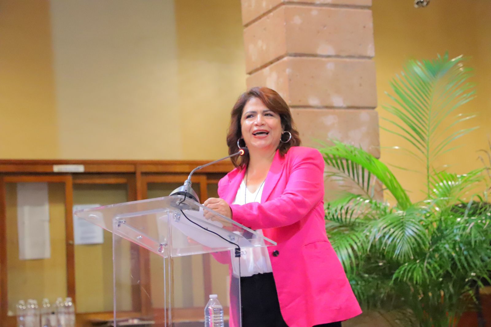 Estamos viviendo un cambio de época, el humanismo mexicano avanza: Fabiola Alanís.