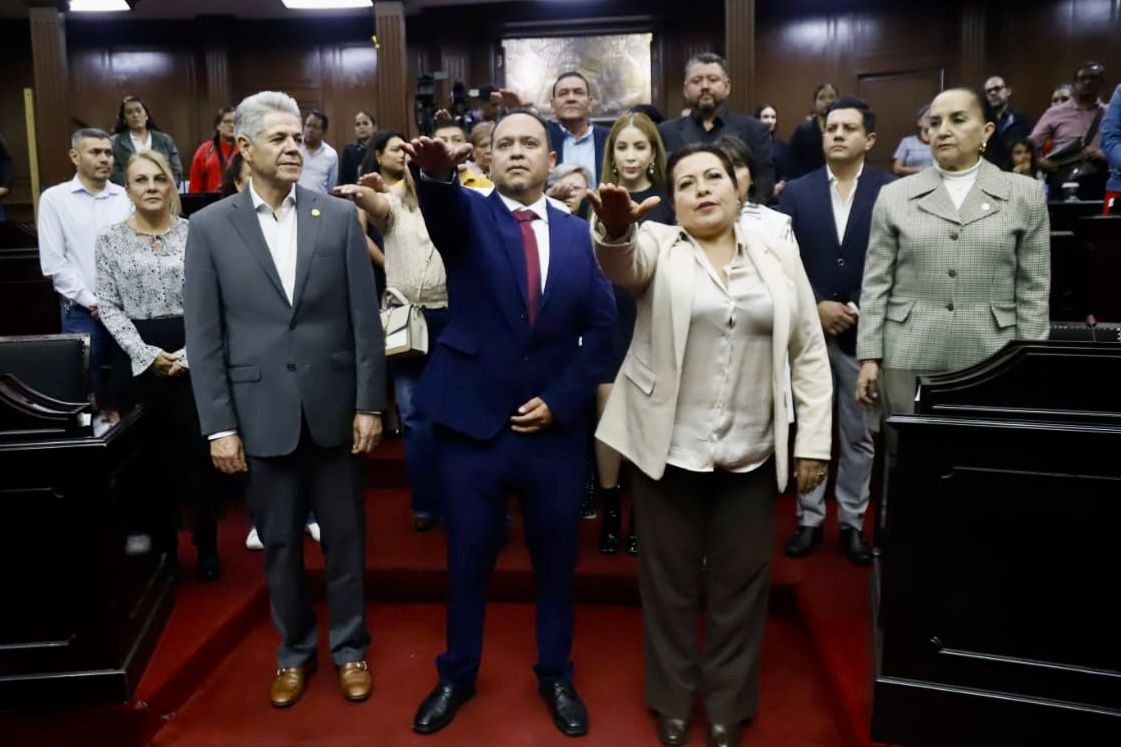 75 Legislatura toma protesta al Cabildo de Irimbo.