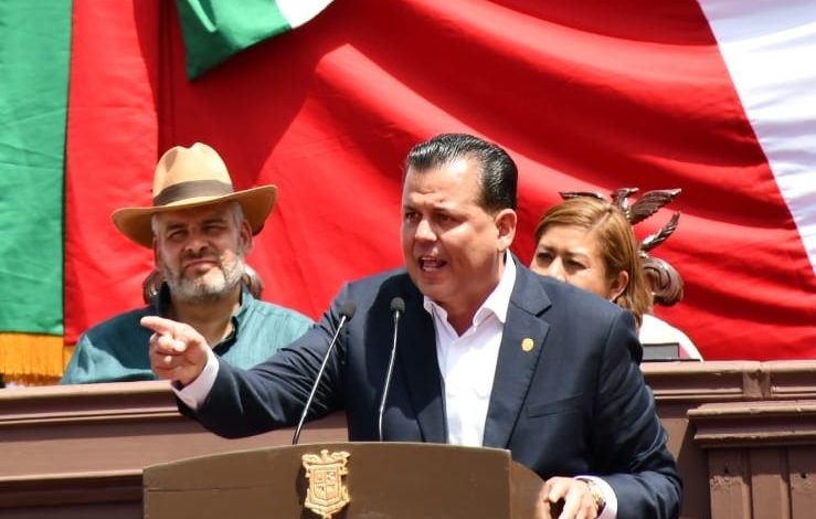 Los problemas de Michoacán deben hablarse, dijo Memo Valencia ante el gobernador Ramírez Bedolla