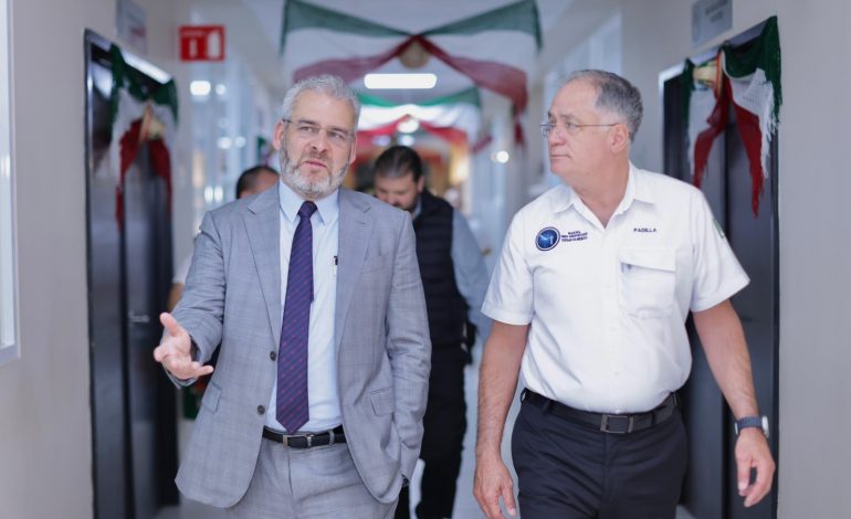 Continúa Bedolla gestiones para la atracción de vuelos al puerto de LC