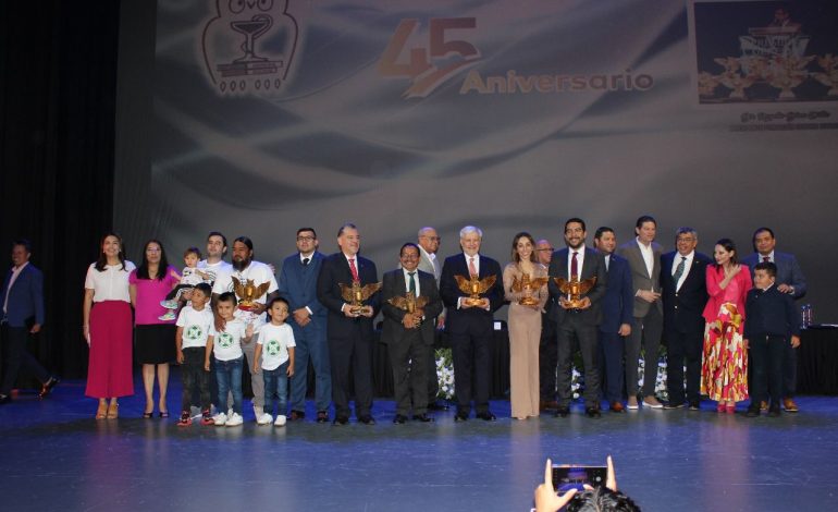 ENTREGA PREMIOS FUNDACIÓN GÉNESIS A PERSONAJES E INSTITUCIONES