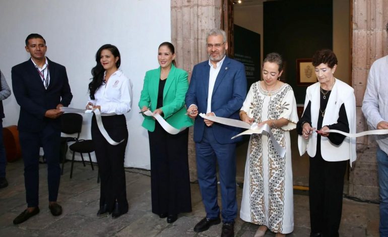 Inaugura Bedolla exposición 50 Años del Escudo y Lema Oficial de Michoacán