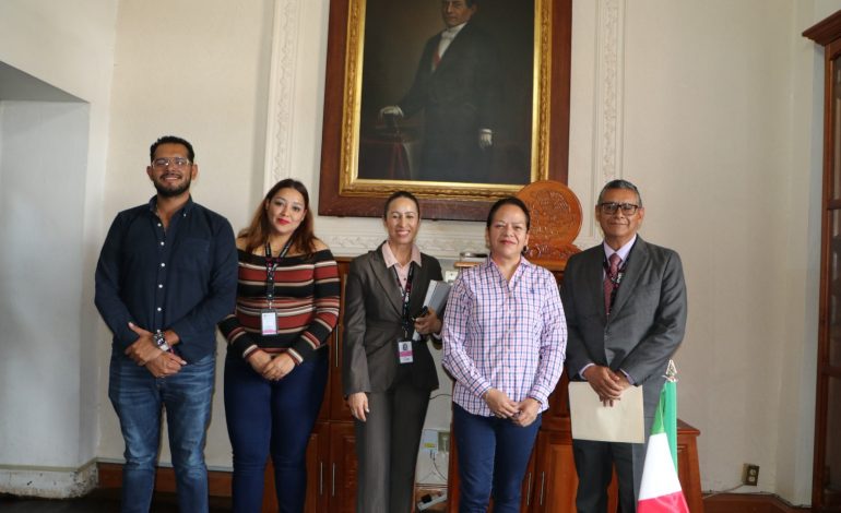 Personal del INE presentó a la presidenta Municipal, Jeovana Alcántar, el programa denominado Consulta Infantil y Juvenil 2024