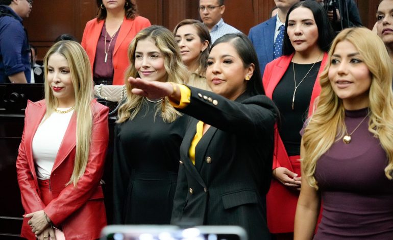 El Congreso de Michoacán toma protesta a Nancy Yuliana Torres Geronimo como presidenta municipal de Charapan