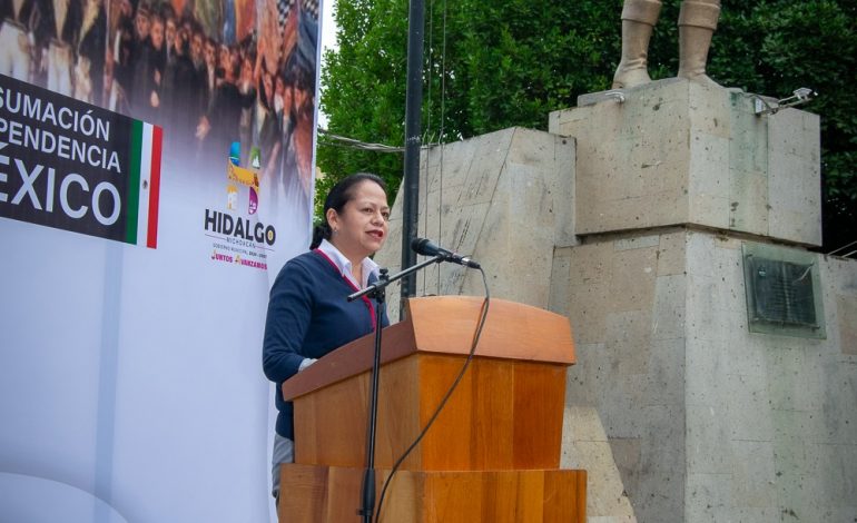 ​Jeovana Mariela Alcántar Baca, presidió el acto conmemorativo del CCIII Aniversario de la Consumación de la Independencia de México.