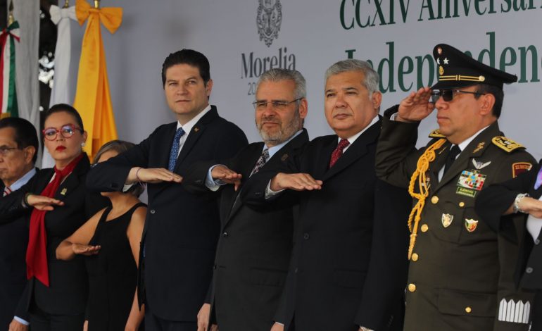 Encabeza Bedolla ceremonia cívica por el CCXIV Aniversario del Inicio de la Independencia