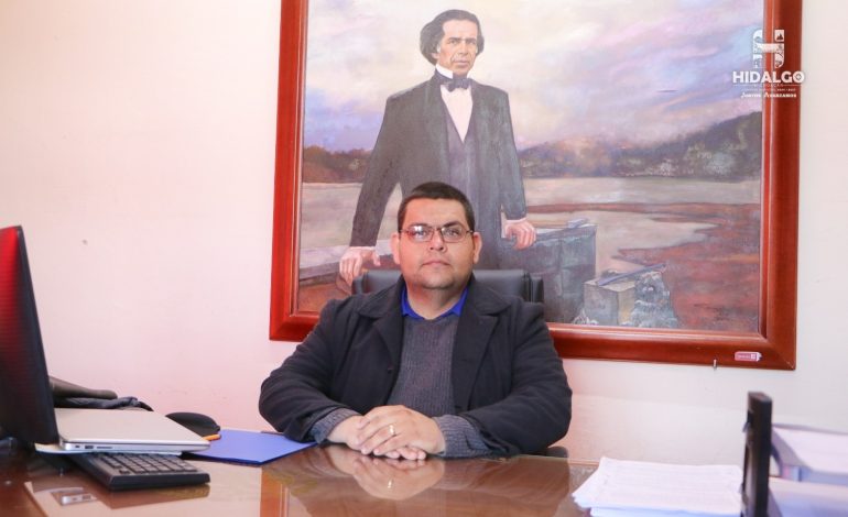 ​Jeovana Mariela Alcántar Baca, invita a los jóvenes de la clase 2006 y remisos, tramitar su cartilla del Servicio Militar Nacional.