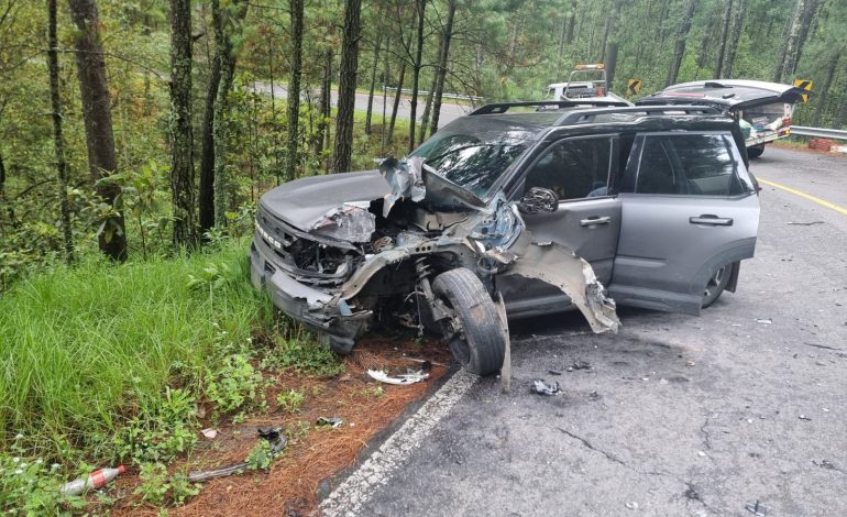 CHOQUE EN CARRETERA FEDERAL: Sin Lesionados en Accidente entre Dos Vehículos