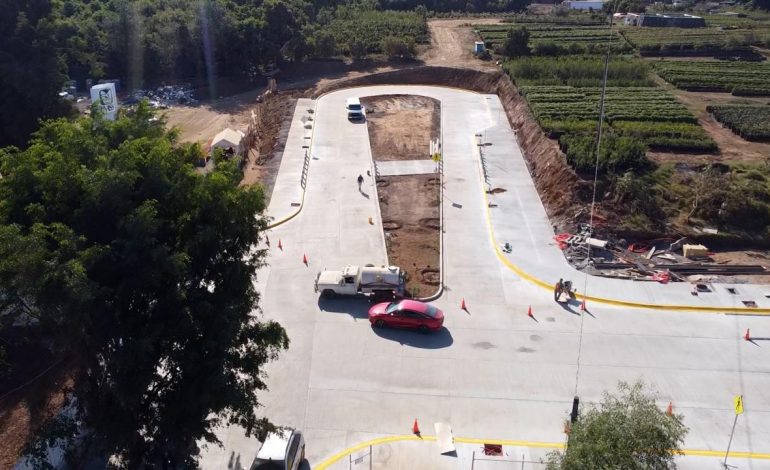 Gobierno estatal construyó acceso a nuevo hospital del IMSS en Uruapan.