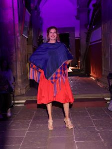 Promueven con la pasarela Joparani, venta de textiles y nuevos diseños del sector artesanal