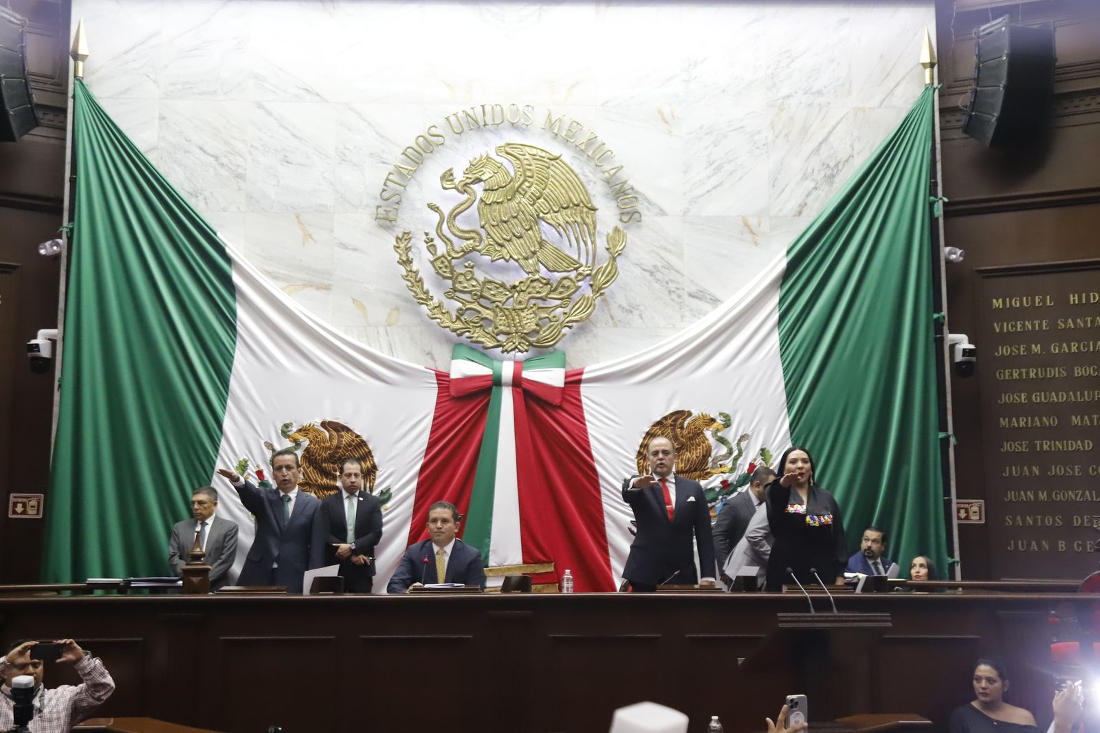 Rinden protesta diputados y diputadas de la 76 Legislatura de Michoacán.