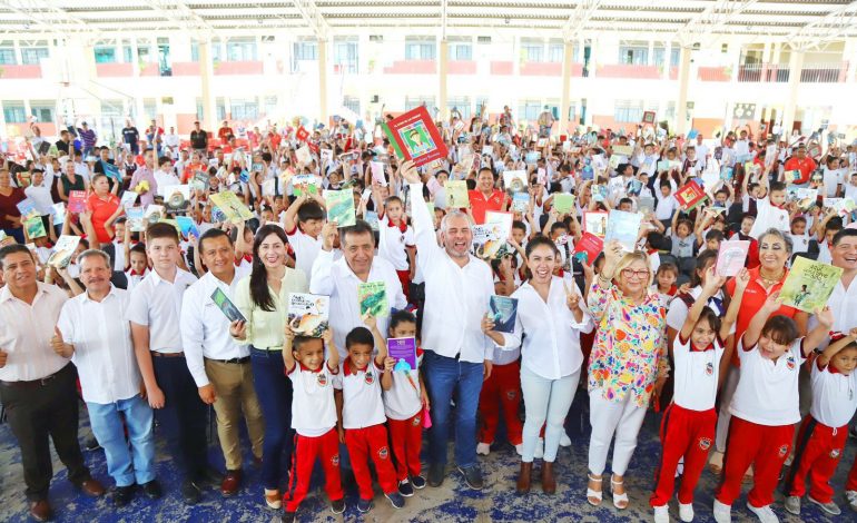 Bedolla fomenta la lectura con 400 mil libros en escuelas de Michoacán