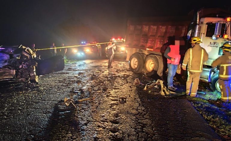 Accidente en la Carretera Irimbo-Ciudad Hidalgo: Un muerto y dos heridos