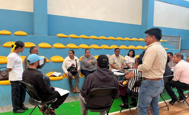 Capacita SSM a instituciones educativas para fomentar estilos de vida saludable.