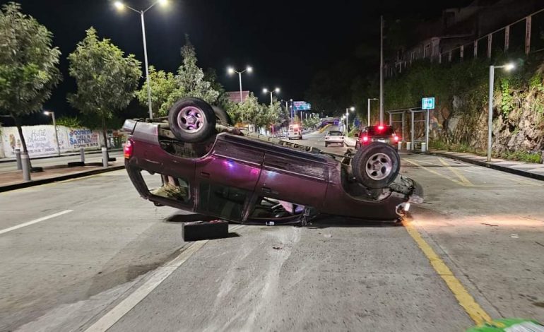 Accidente mortal en Zitácuaro: Dos heridos y una víctima fatal.