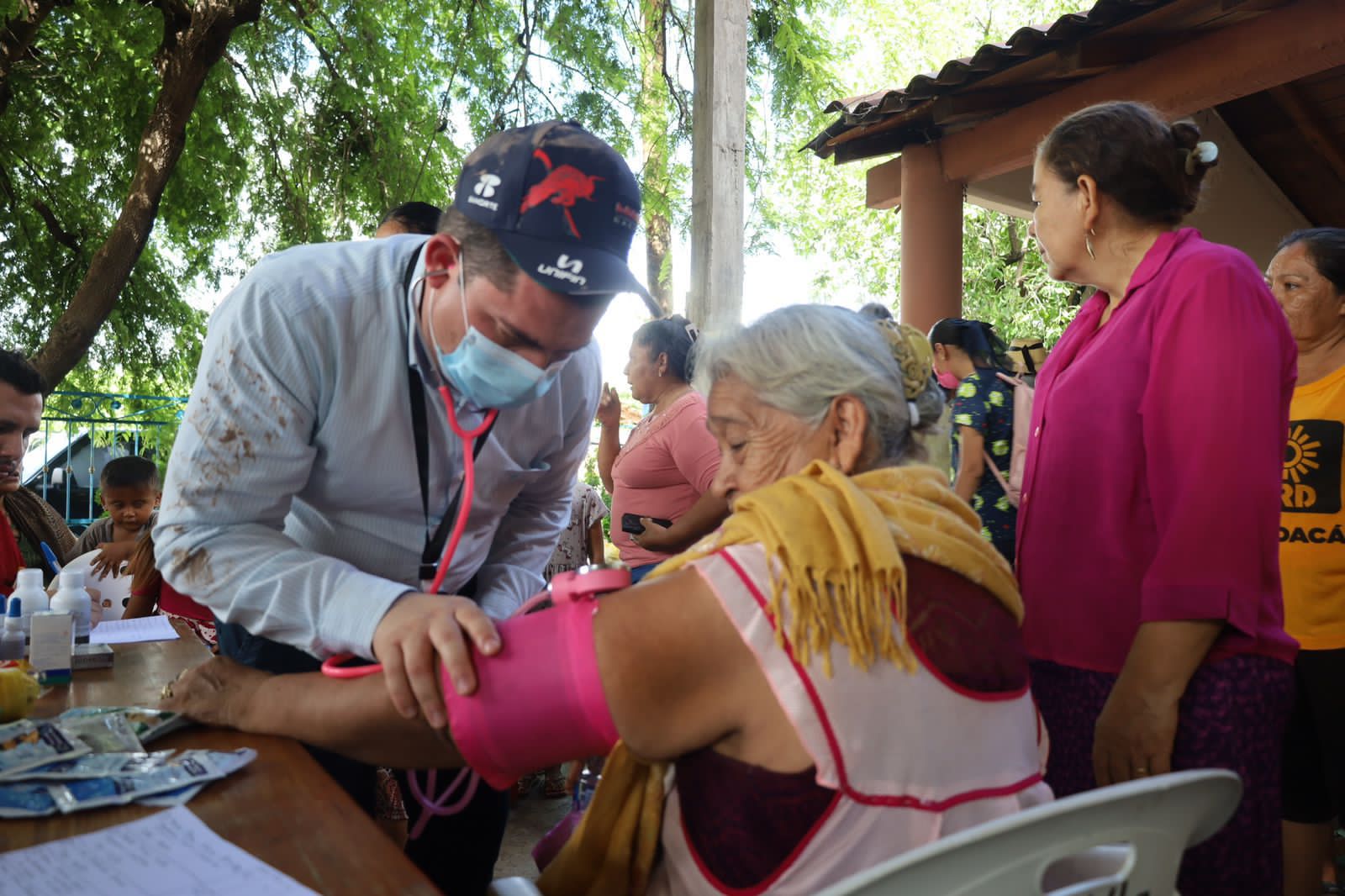 Mantiene SSM acciones de apoyo a comunidades afectadas por inundaciones en Huetamo