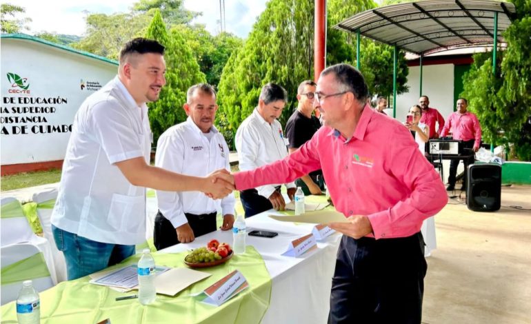 Centros de Educación a Distancia de La Huacana y Churumuco cumplen 24 y 21 años de formar a jóvenes