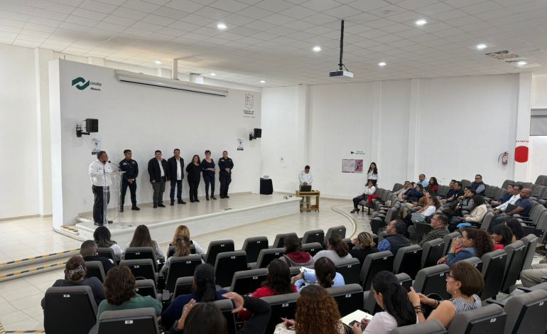 Capacitan a trabajadores del Colegio de Bachilleres en prevención del delito