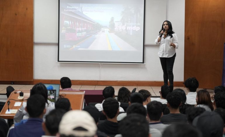 Gladyz Butanda socializa teleférico de Morelia con estudiantes universitarios