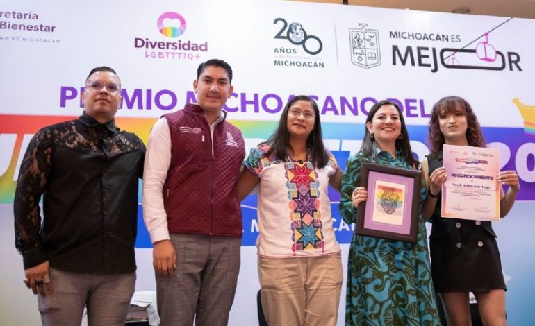 Activista Heydi León recibe Premio Michoacano del Orgullo por defensa de las mujeres trans