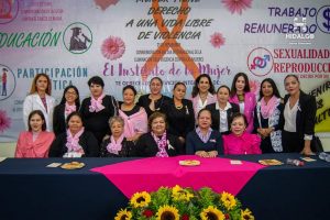 Jeovana Mariela Alcantar Baca, encabezó el acto conmemorativo del Día Mundial de la Lucha Contra el Cáncer de Mama.